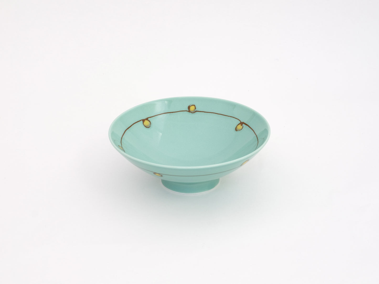 White Mountain ceramic shallow tea bowl D-11 with a smooth, glazed surface, perfect for traditional Japanese tea ceremonies.