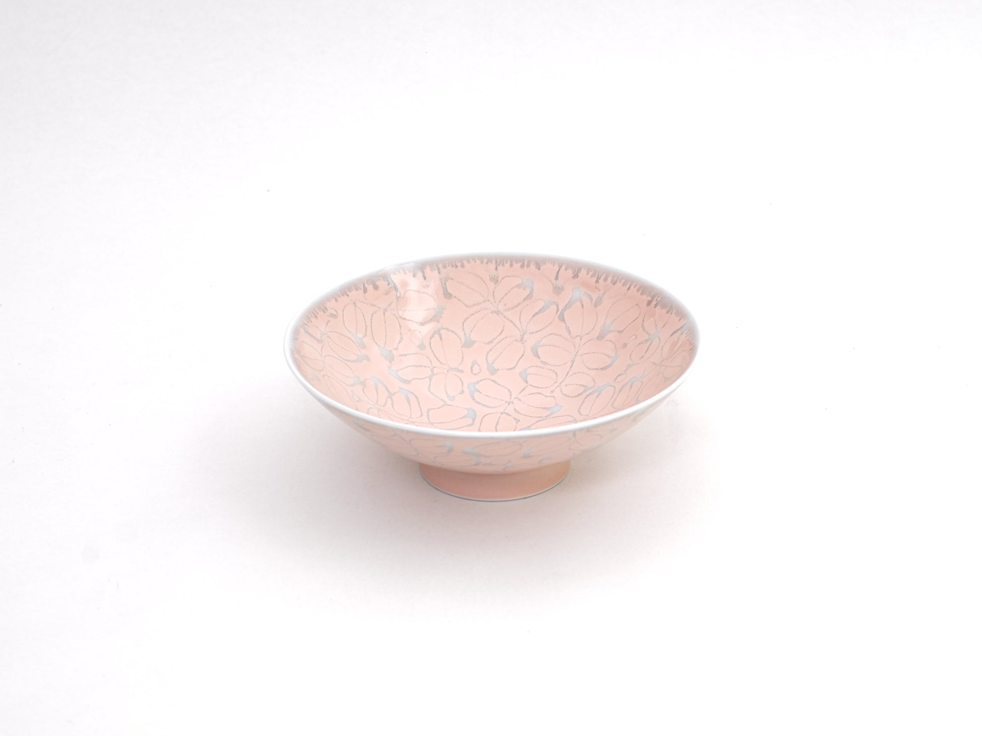 White ceramic shallow tea bowl HN-55 by Hakusan陶器, showing smooth glaze and rounded shape for traditional tea serving.
