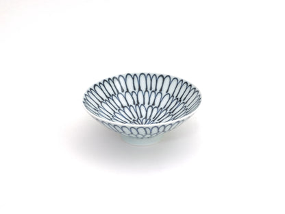 White Hakusan ceramic shallow tea bowl P-4 from the Bai Shan pottery collection, showcasing smooth white glaze and traditional design.