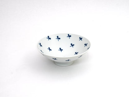 White mountain pottery flat tea bowl ST-16 with a smooth, rounded ceramic surface and traditional Japanese design.