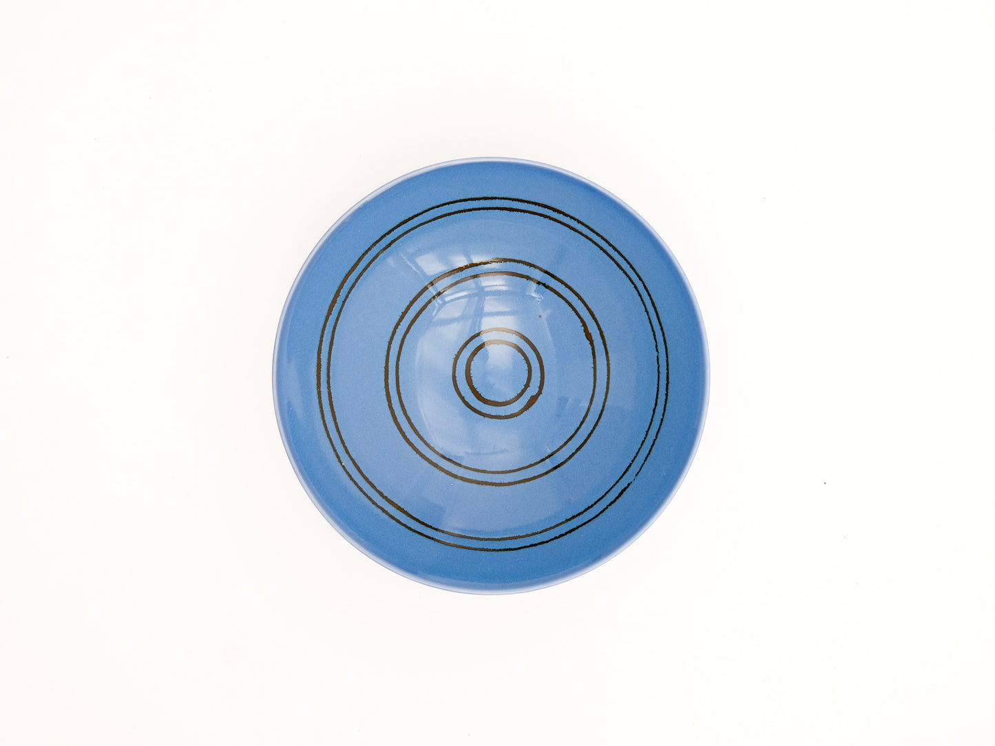 White ceramic shallow tea bowl F-3 by Hakusan陶器, showcasing a smooth, rounded shape and traditional craftsmanship.