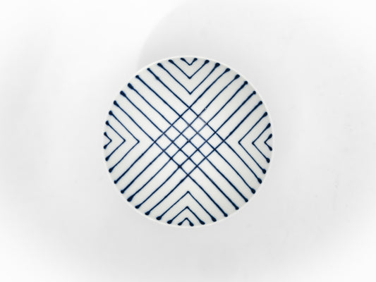 White porcelain shallow bowl ST-20 by Hakusan陶器, smooth round shape, ideal for serving tea or small dishes.