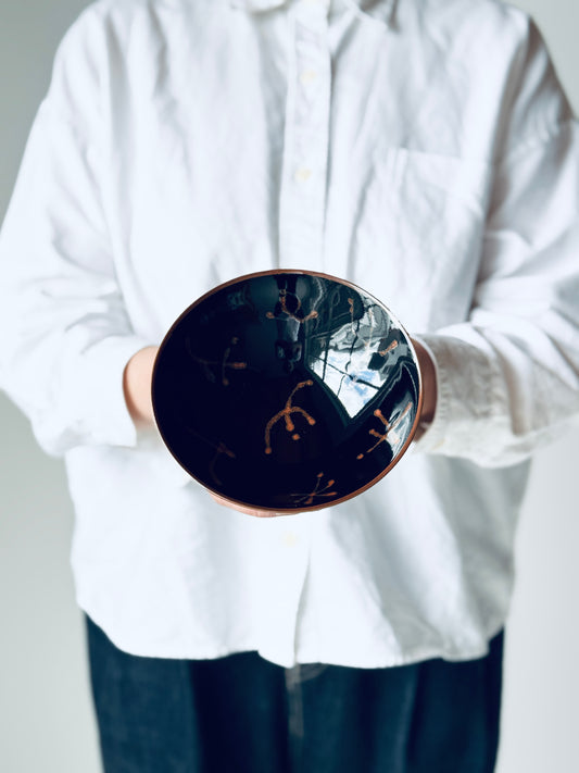 White Mountain pottery E-7 plain tea bowl with a smooth, rounded shape and traditional design, suitable for tea ceremonies.