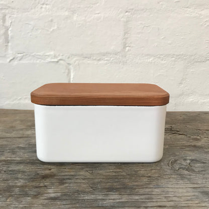 Noda Horo Enamel Butter Case L showing a sleek, white enamel butter storage container with a lid, designed for keeping butter fresh.