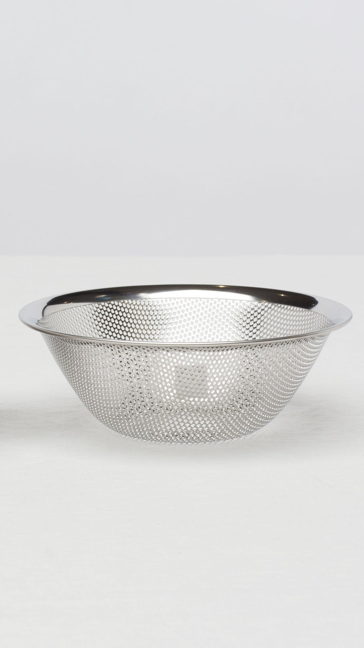 柳宗理 パンチングストレーナー / Strainer 19cm - CIBI TOKYO STORE