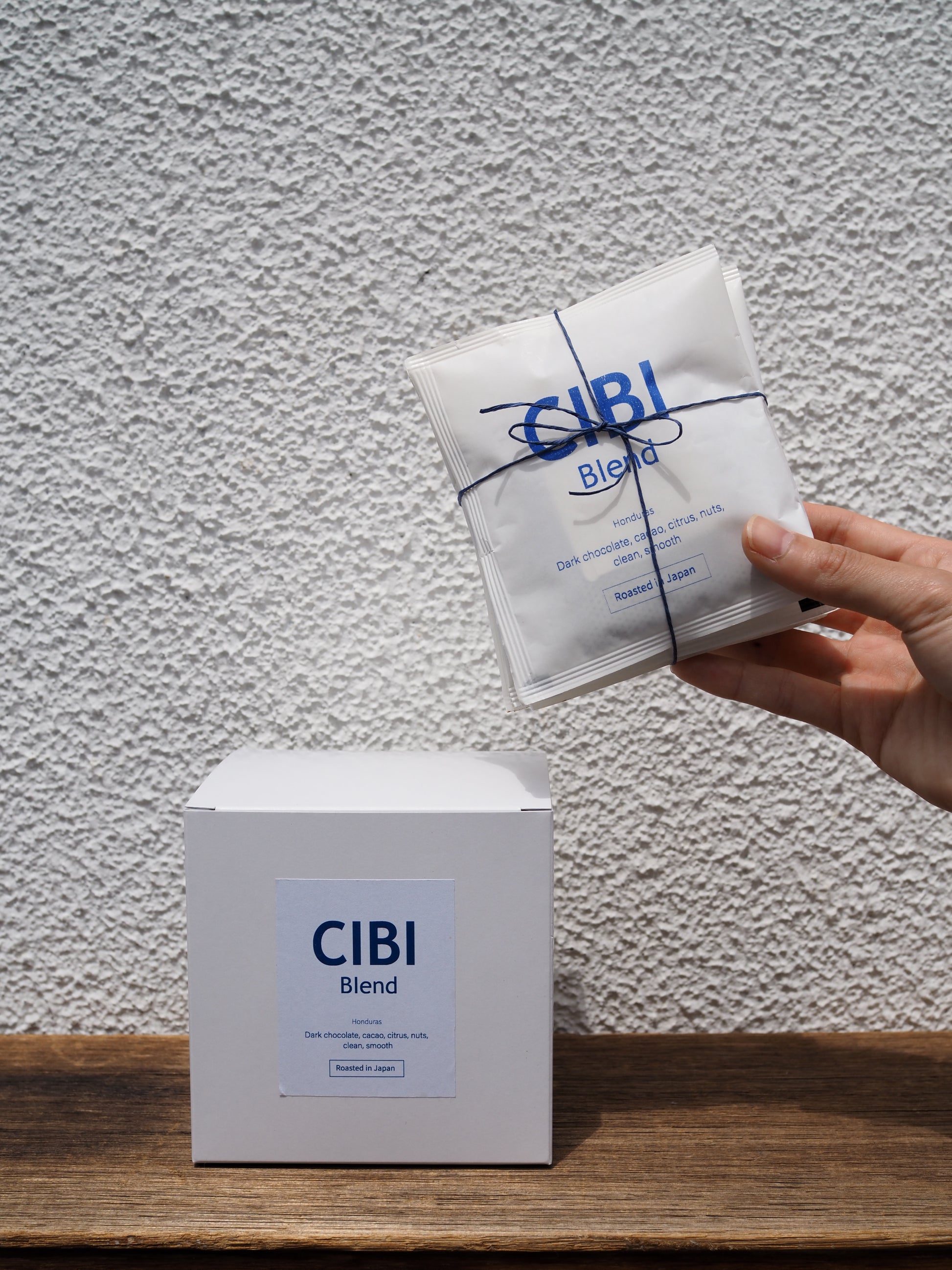 CIBI Blend drip coffee bags in a gift box, featuring 10 individually packaged coffee drip bags with a sleek design.