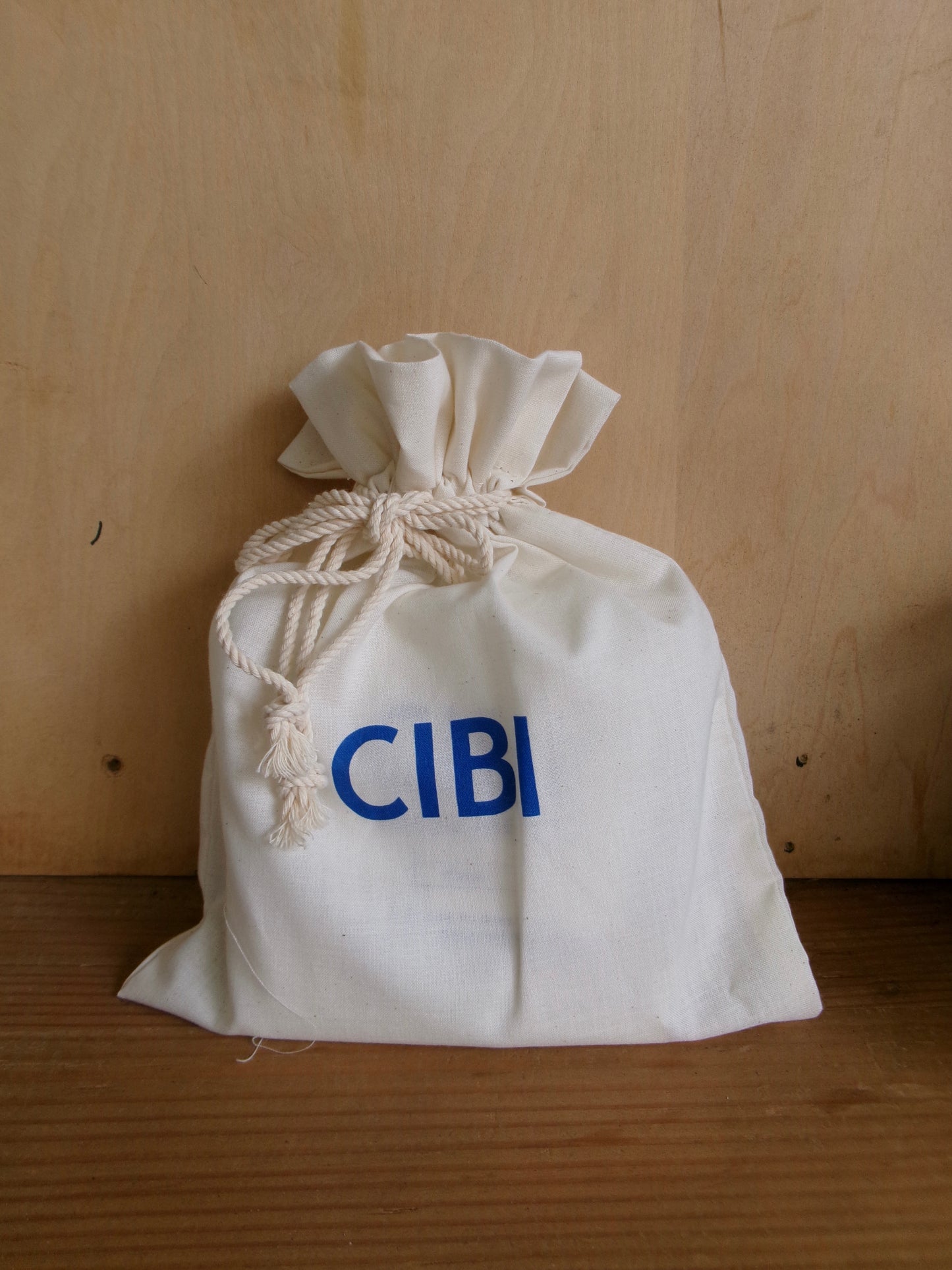 CIBI Blend drip coffee bags with mini cloth pouch, five-piece set showing individual drip bags and small reusable bag.