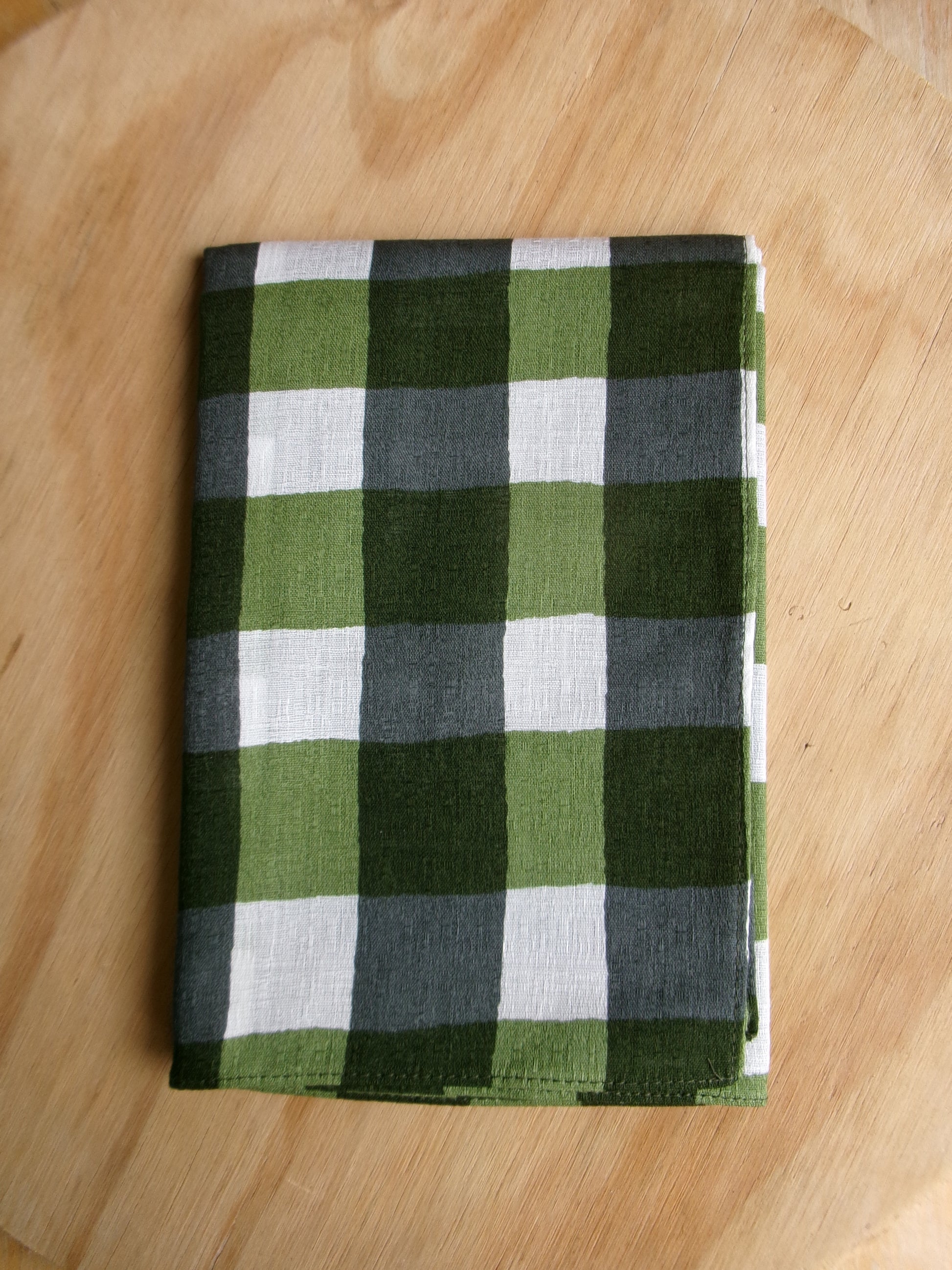 Fuwa-ri cotton furoshiki in medium size with Benkei stripe pattern by Kamawanu, showcasing traditional Japanese wrapping cloth design.