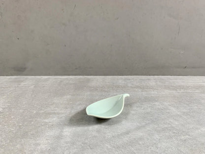 白山陶器 木の葉 はしおき /  Chopstick Rest Leaf - CIBI TOKYO STORE