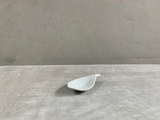 白山陶器 木の葉 はしおき /  Chopstick Rest Leaf - CIBI TOKYO STORE