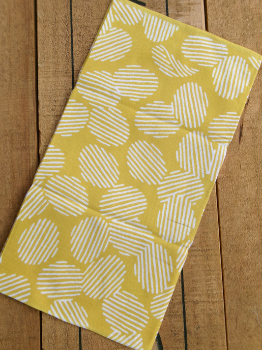 Japanese tenugui towel with potato chips pattern in vibrant colors, featuring the かまわぬ brand logo and detailed potato chip illustrations.