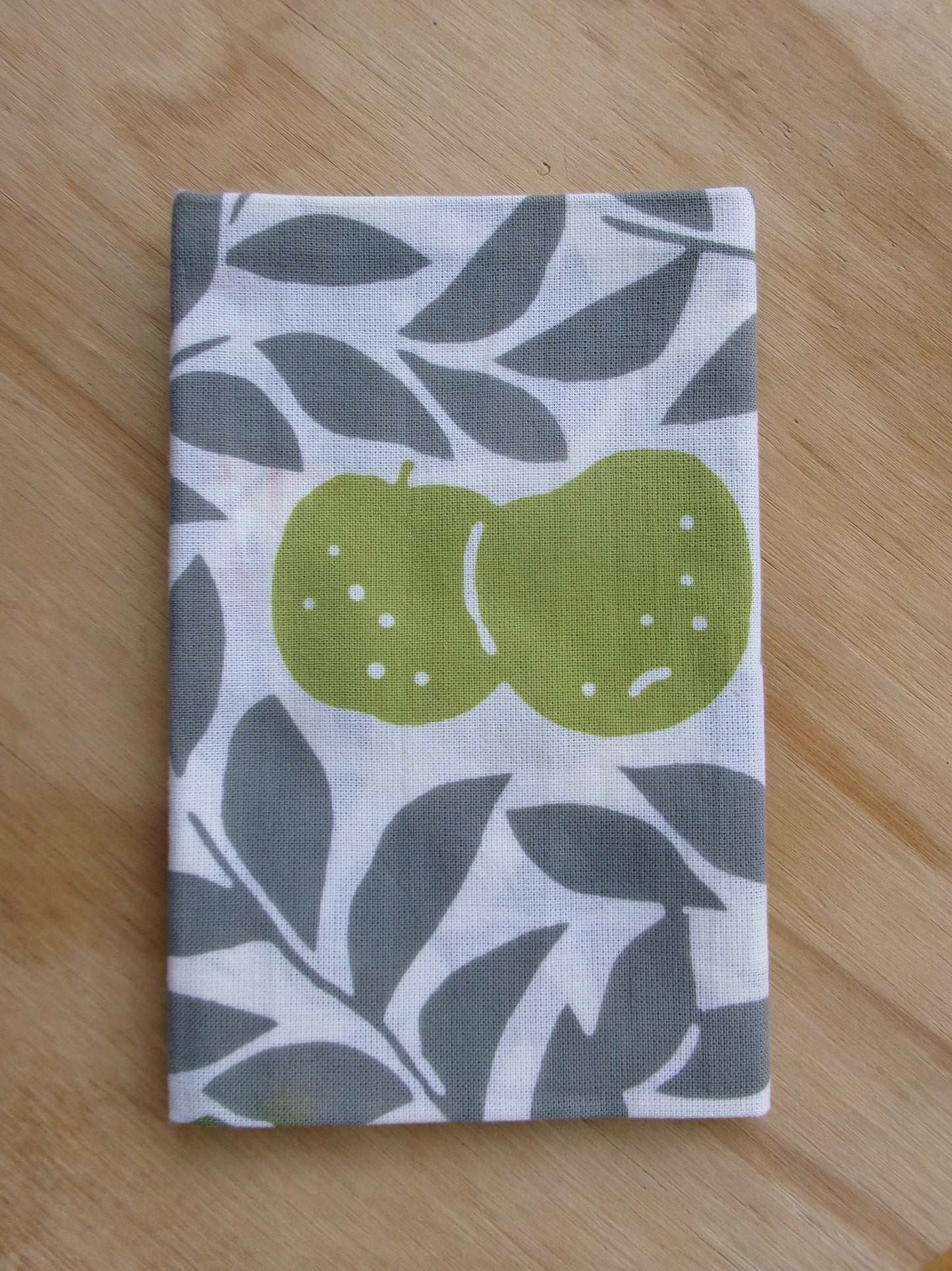 Japanese tenugui cloth featuring a traditional Japanese pear (和梨) design by Kamawanu, showcasing intricate patterns and soft fabric.